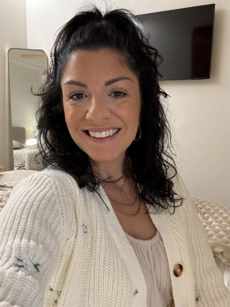 Professional looking for roommate