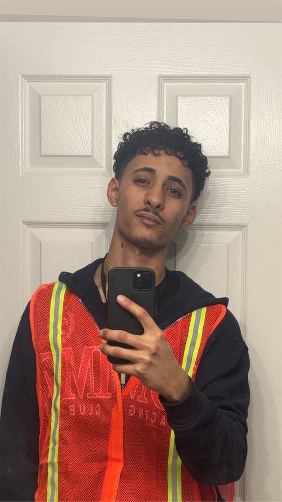 Hi am looking for a room