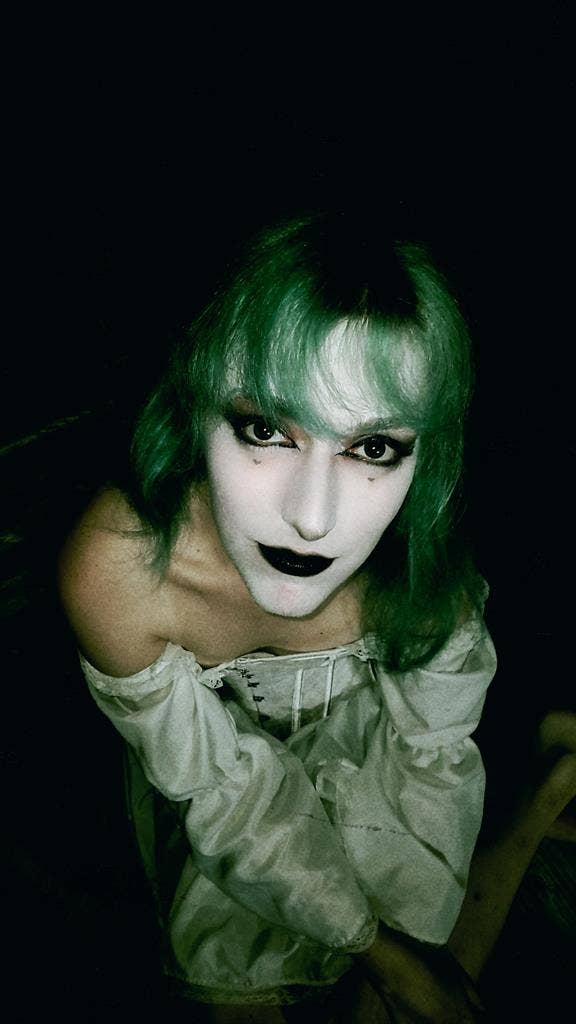 Looking for a room for 2!