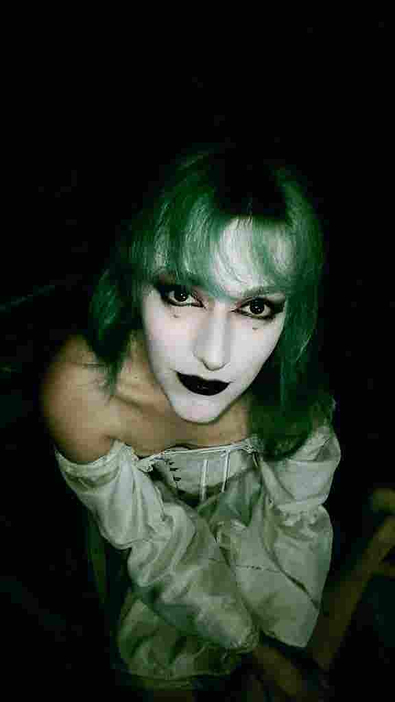 Looking for a room for 2!