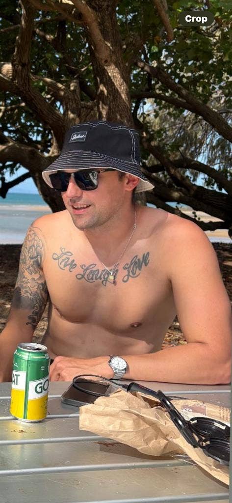 Felipe - room in Sydney.