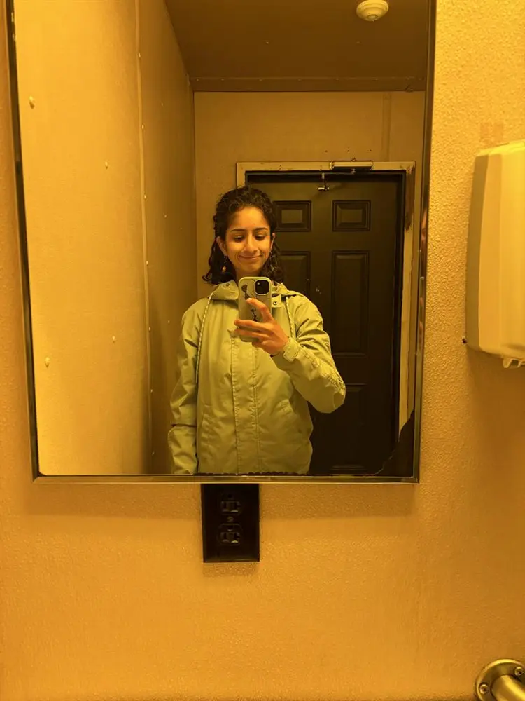 Looking for roommate