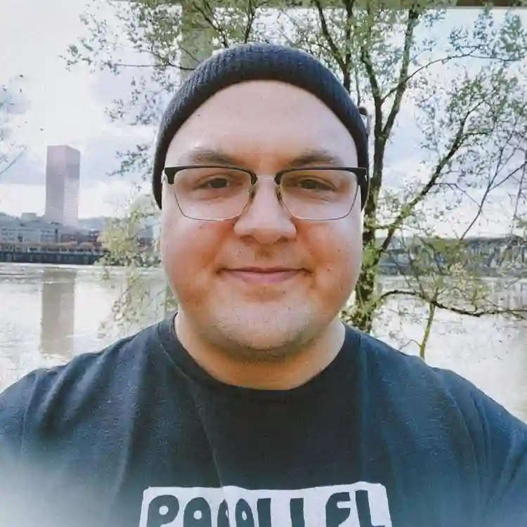 Nerdy guy looking for room