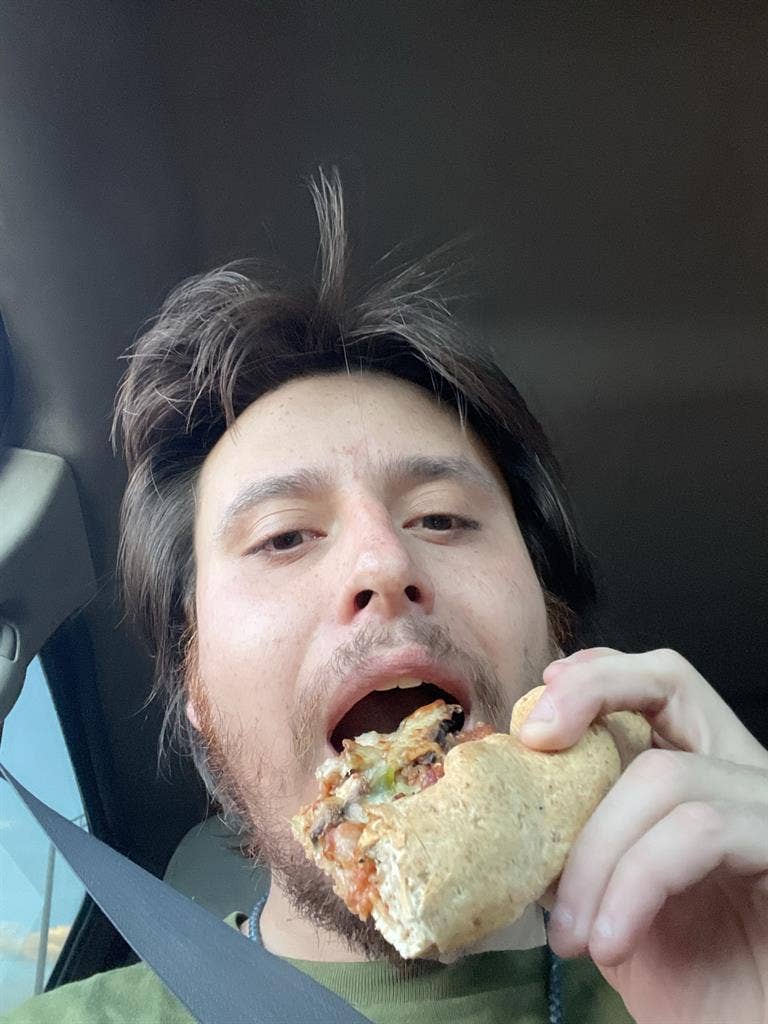 Looking for roommate cool with dogs