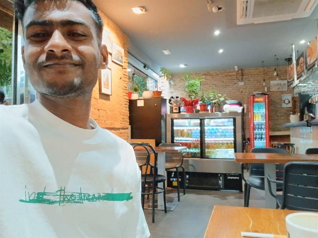 I need girl Roommate