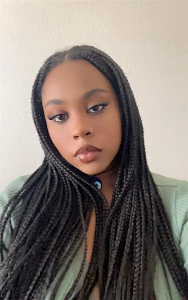 2 college students to share a room!