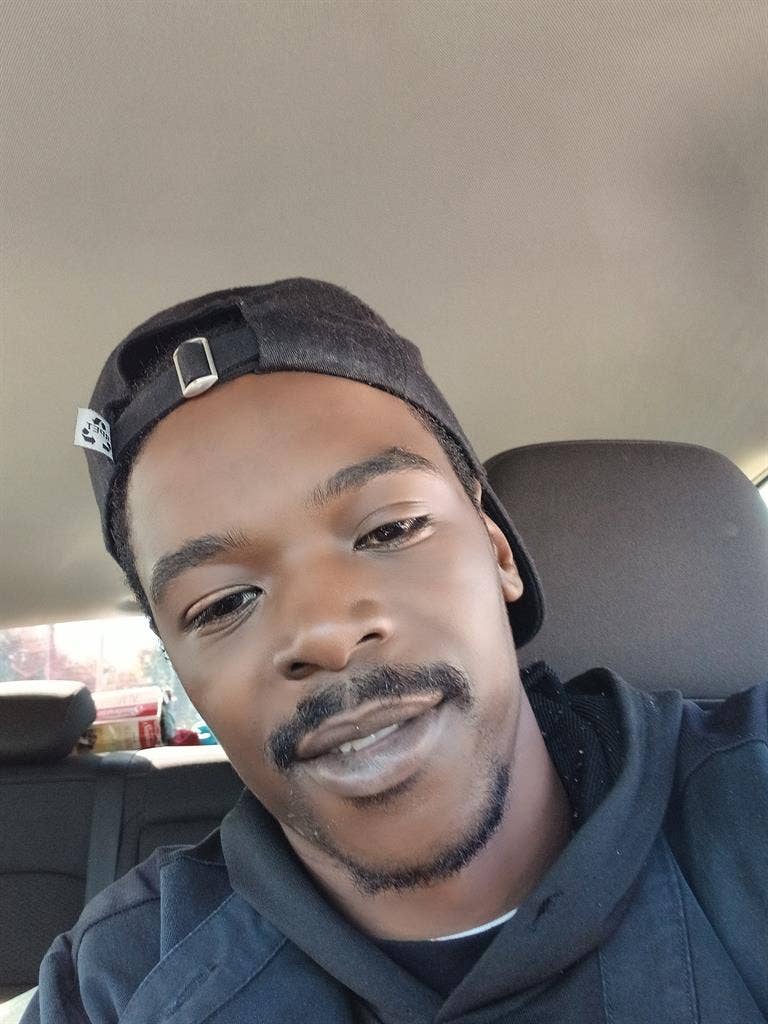 Looking for roommate