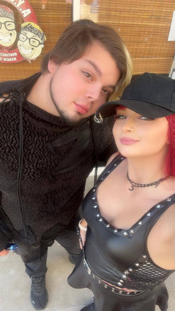 Engaged Couple Looking For A Room