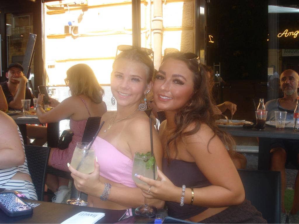 Need roommates for sophomore year!