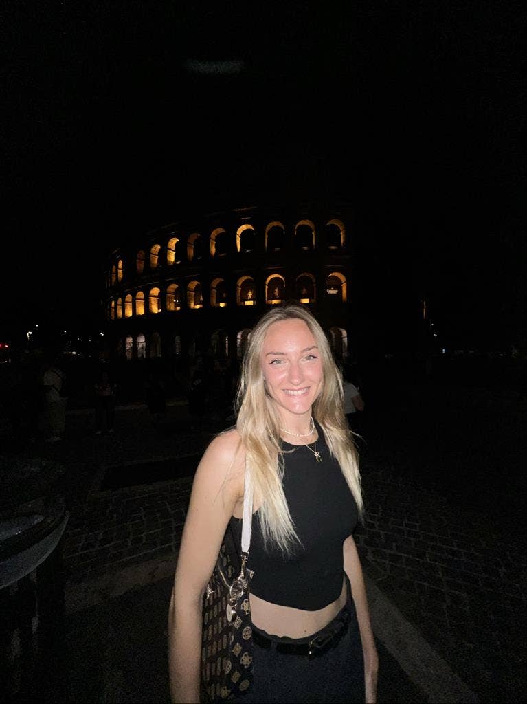 LOOKING FOR ROOMATE/s