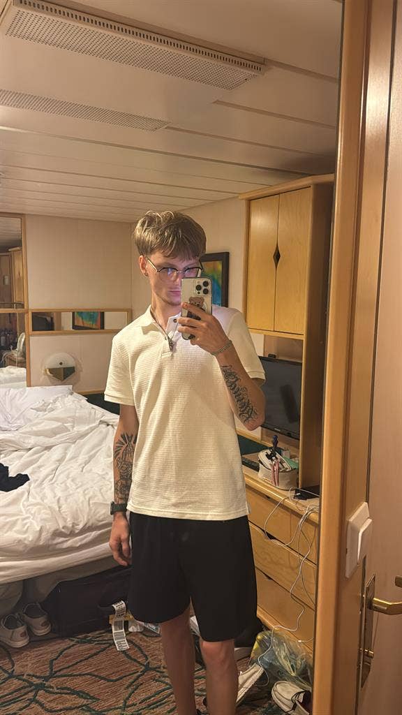 Wanting a room with female roommate