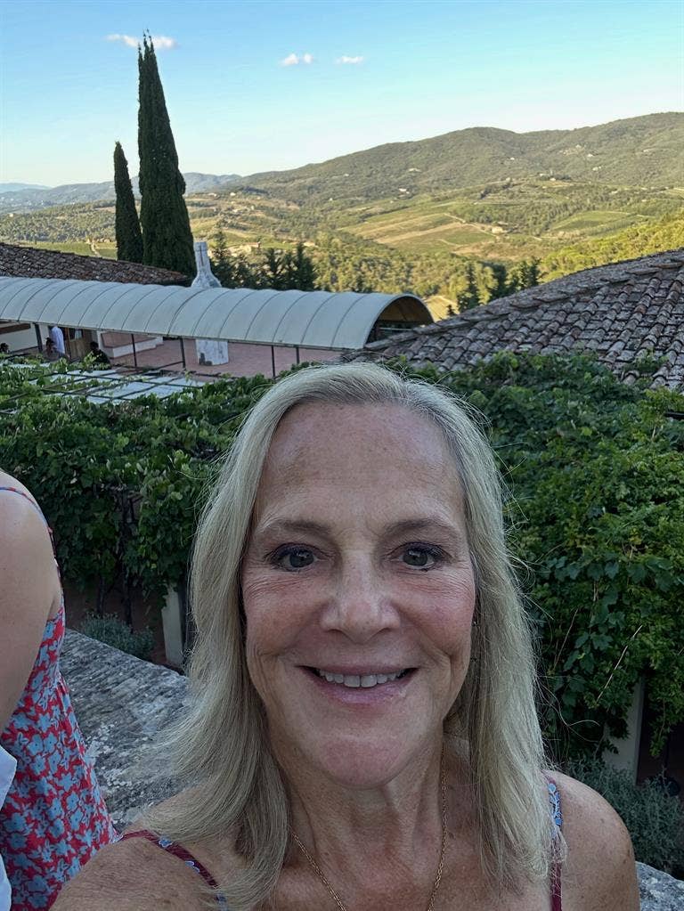 Female Looking for furnished room