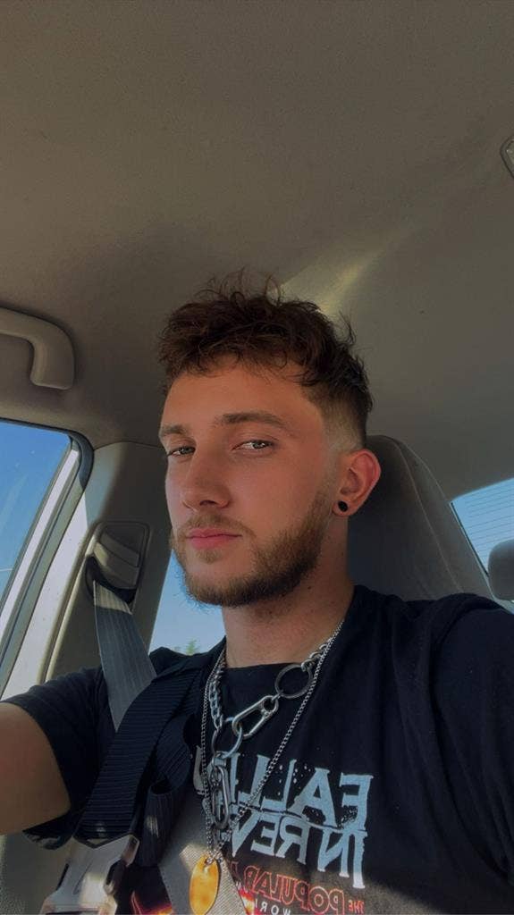 Friendly guy looking for a room!💚