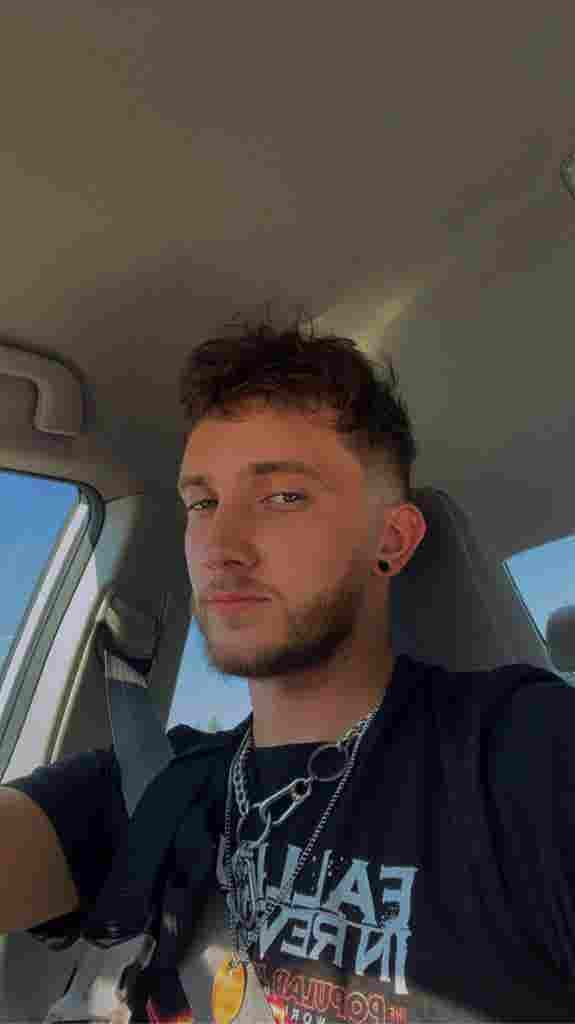 Friendly guy looking for a room!💚