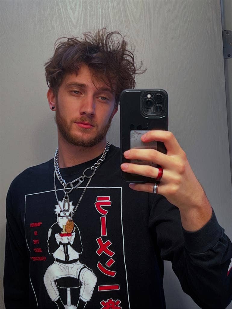 Friendly guy looking for a room!💚