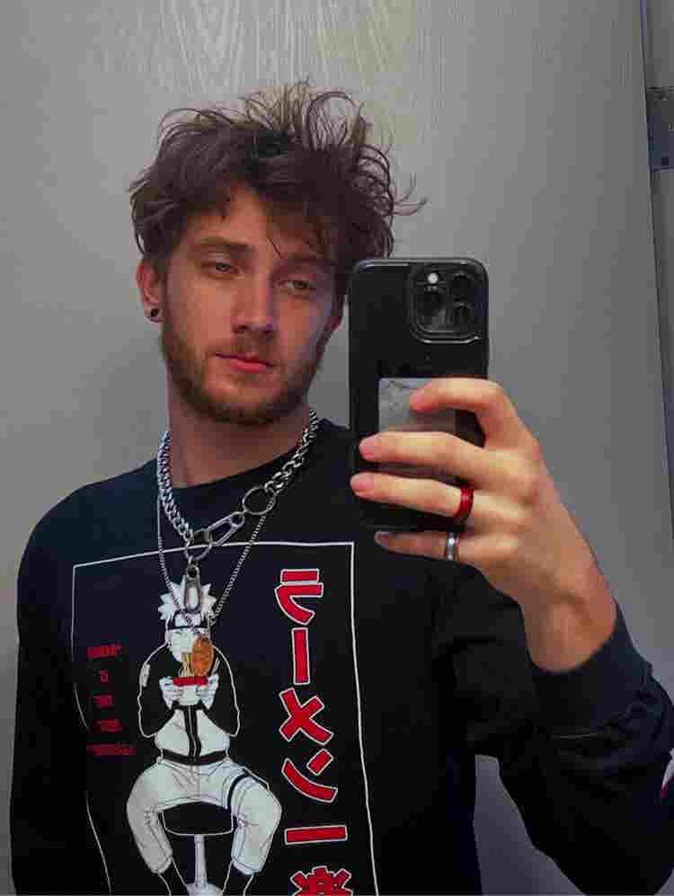 Friendly guy looking for a room!💚