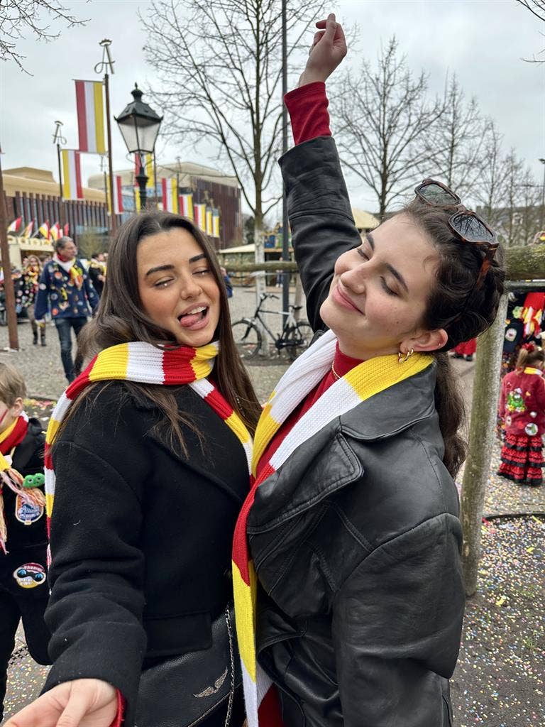 Looking to join a lease/roommates!