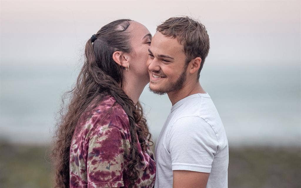 Pregnant couple looking to rent