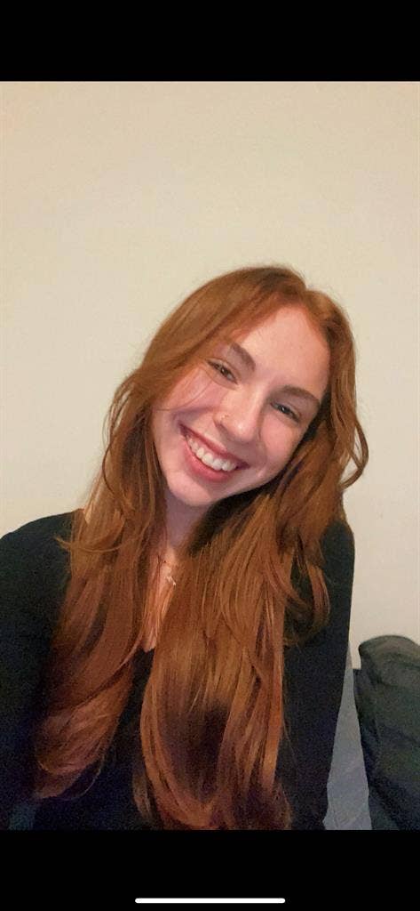 Working student seeking roommates