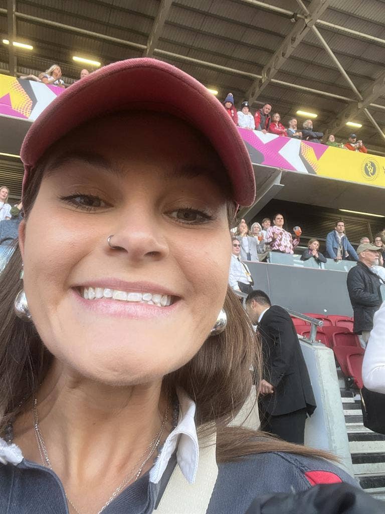 Seeking furnished room, Kits Feb