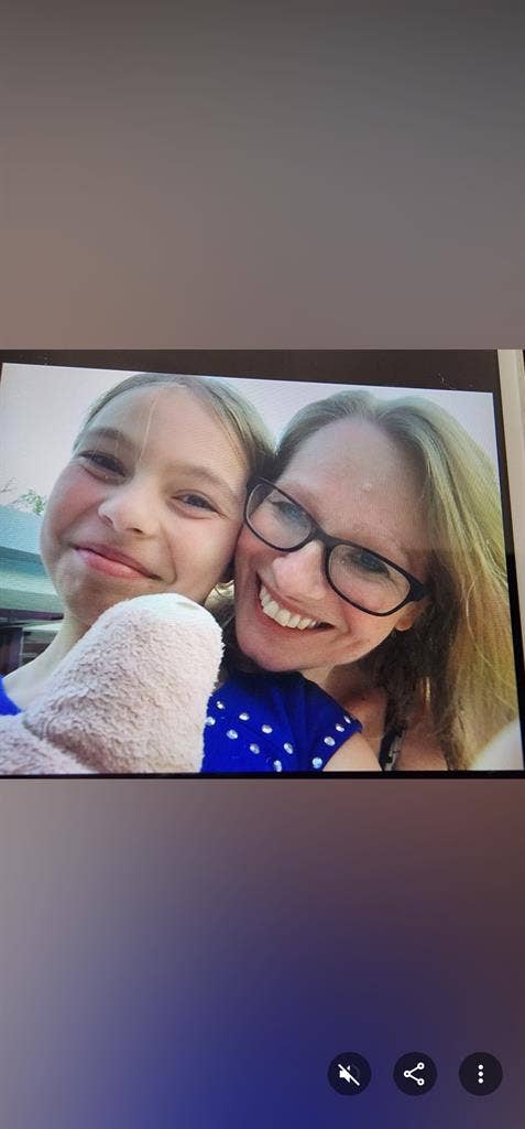 Looking for House for 5 girls