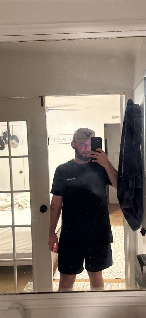 Quite, comfy, self going roommate