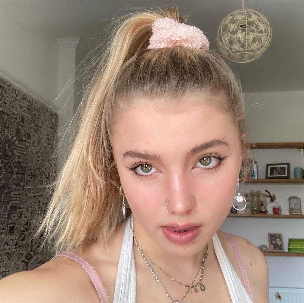 Two beds in a flat share