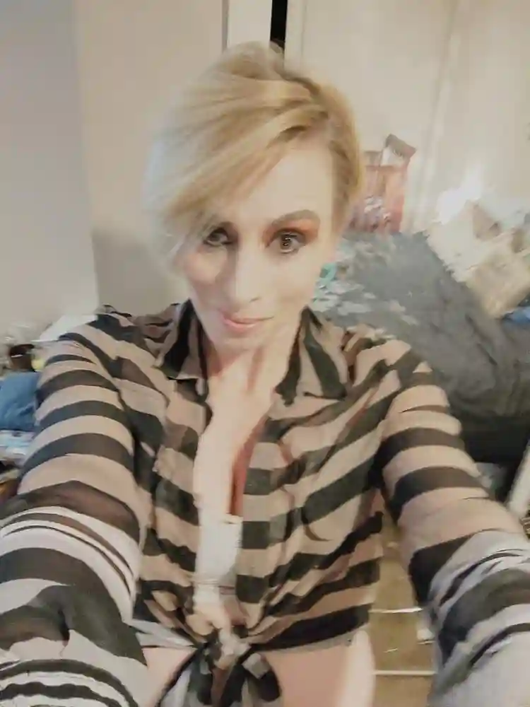 Female looking for room