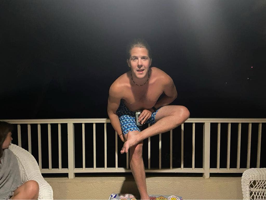 Room for temporary work. 3weeks Dec