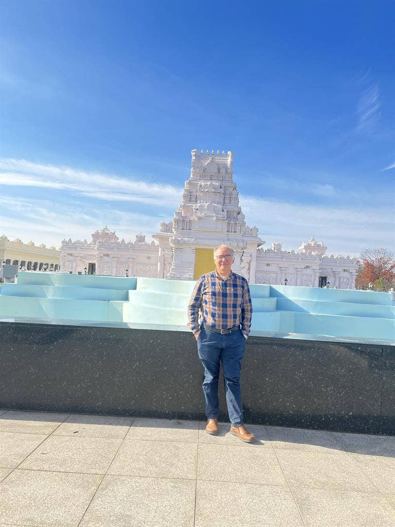 I am looking for a Room/B/studio