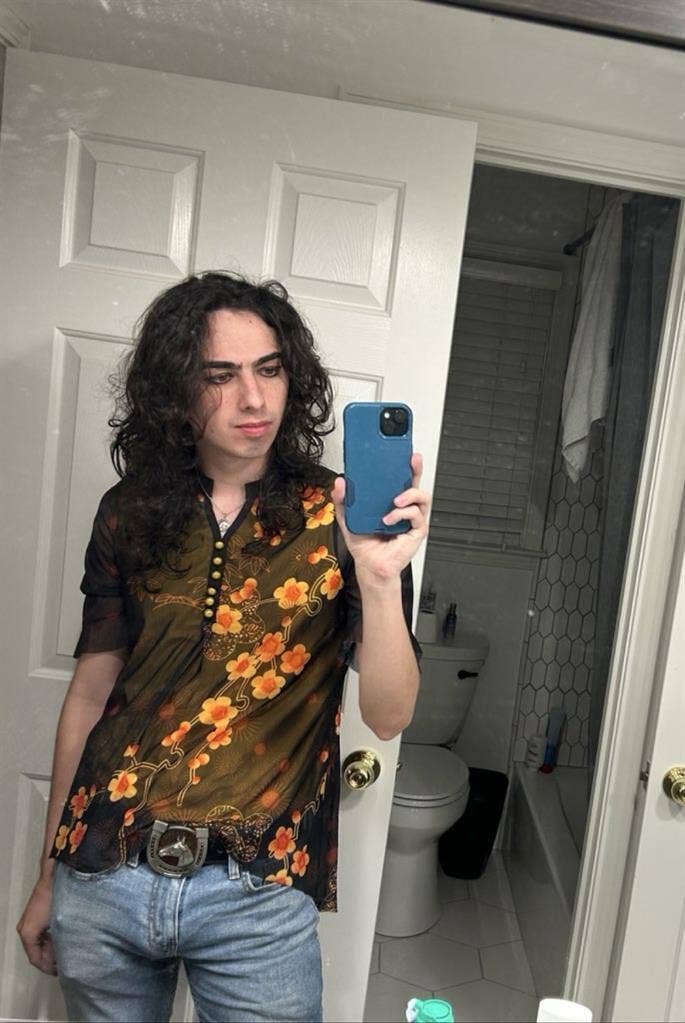 Looking for roommate/rommmates