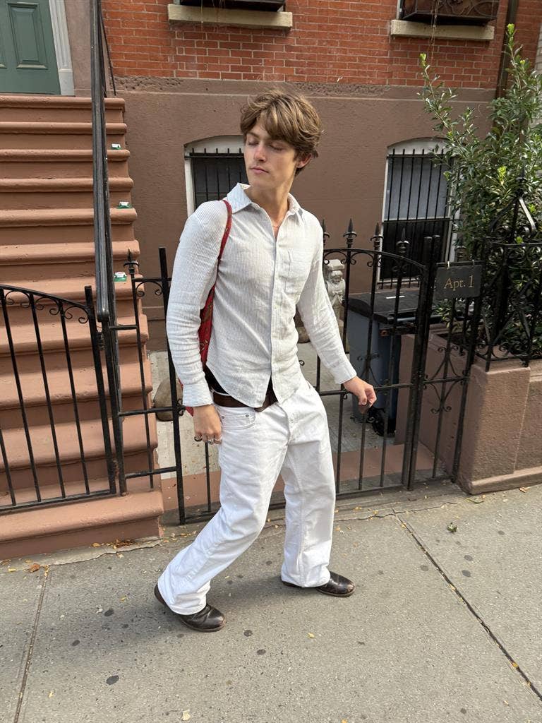 Looking for APARTMENT and ROOMMATES