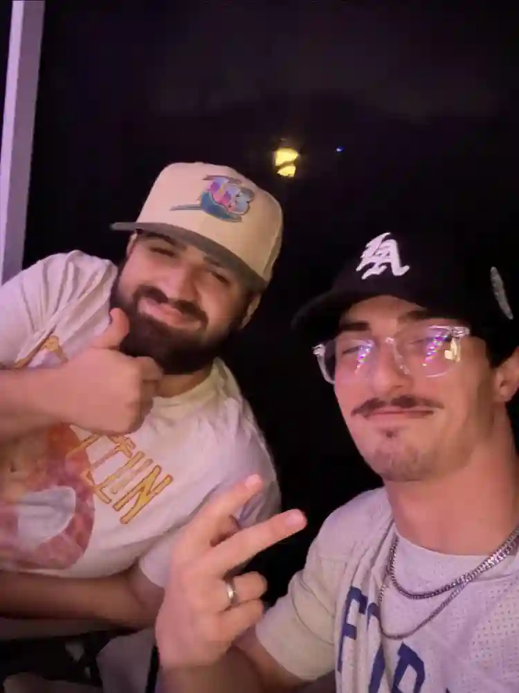 Looking for roommates