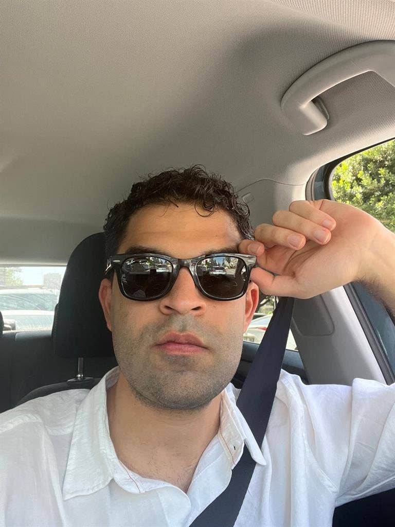 Roommate looking for a room