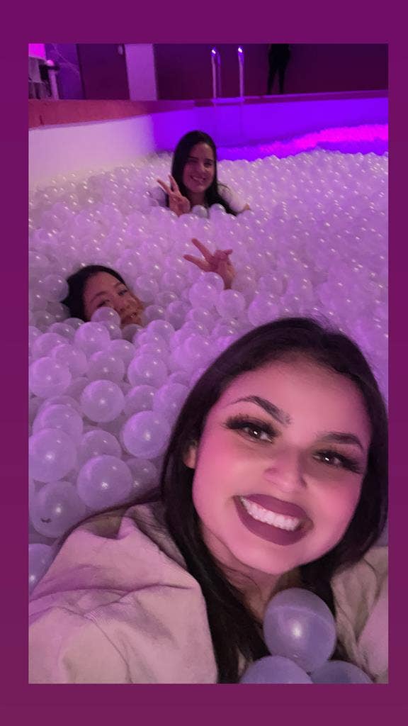 ISO: 
NoHo/SFV /Pasadena housemate