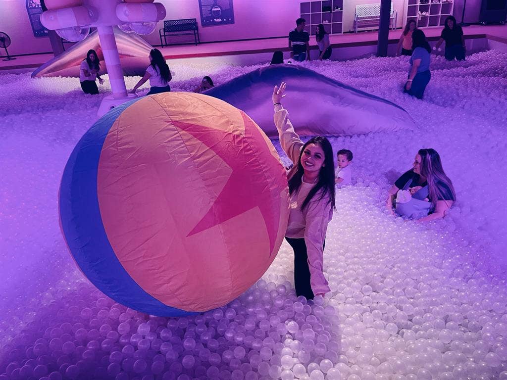 ISO:
NoHo/SFV /Pasadena housemate