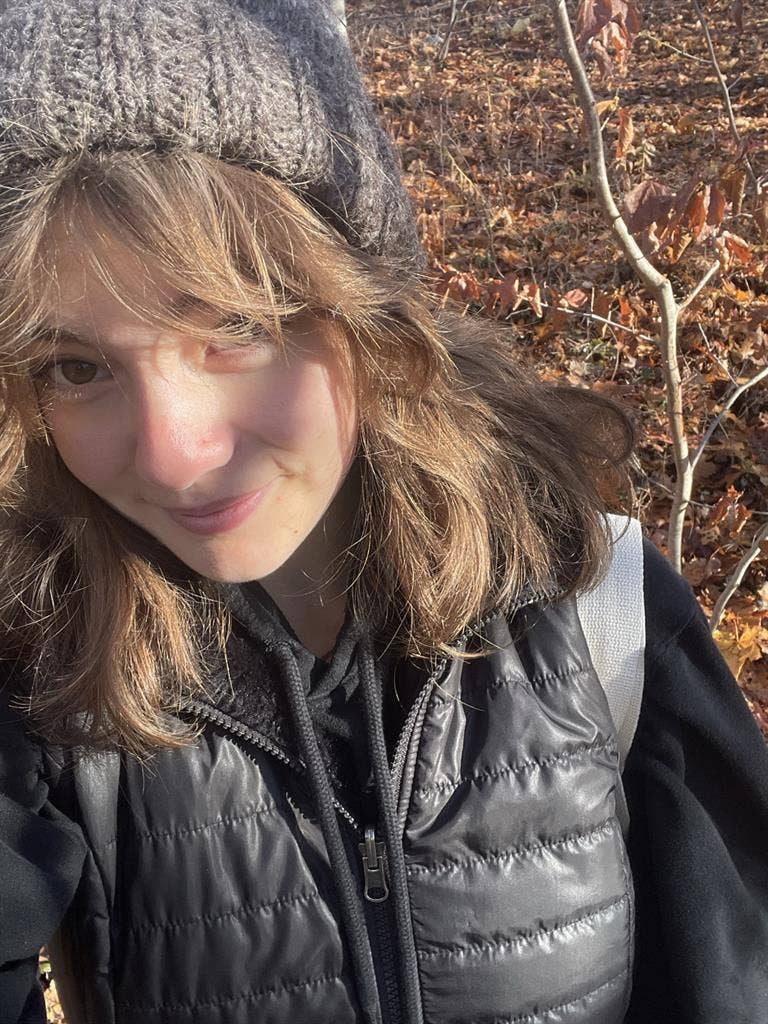 Four girls looking to rent