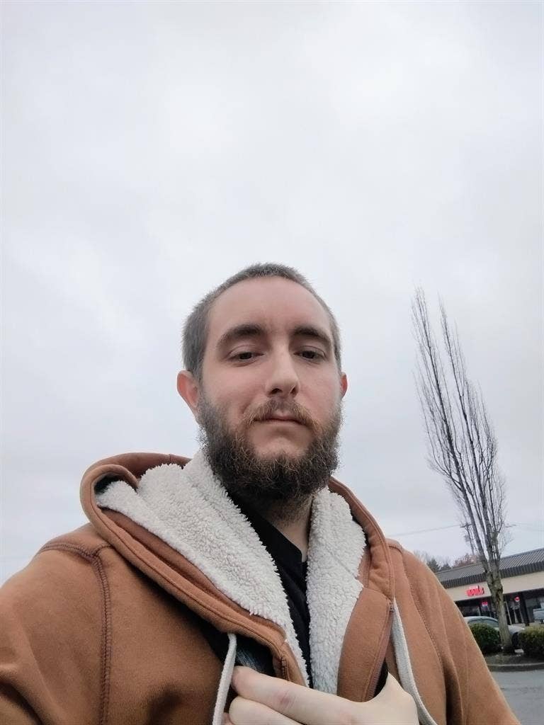 Looking for relaxed roommates