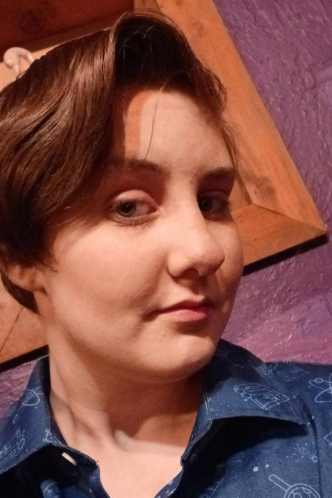 Trans male with one cat.