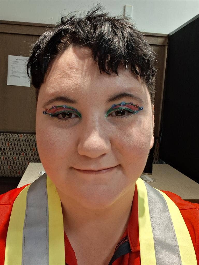 27F looking for a single room