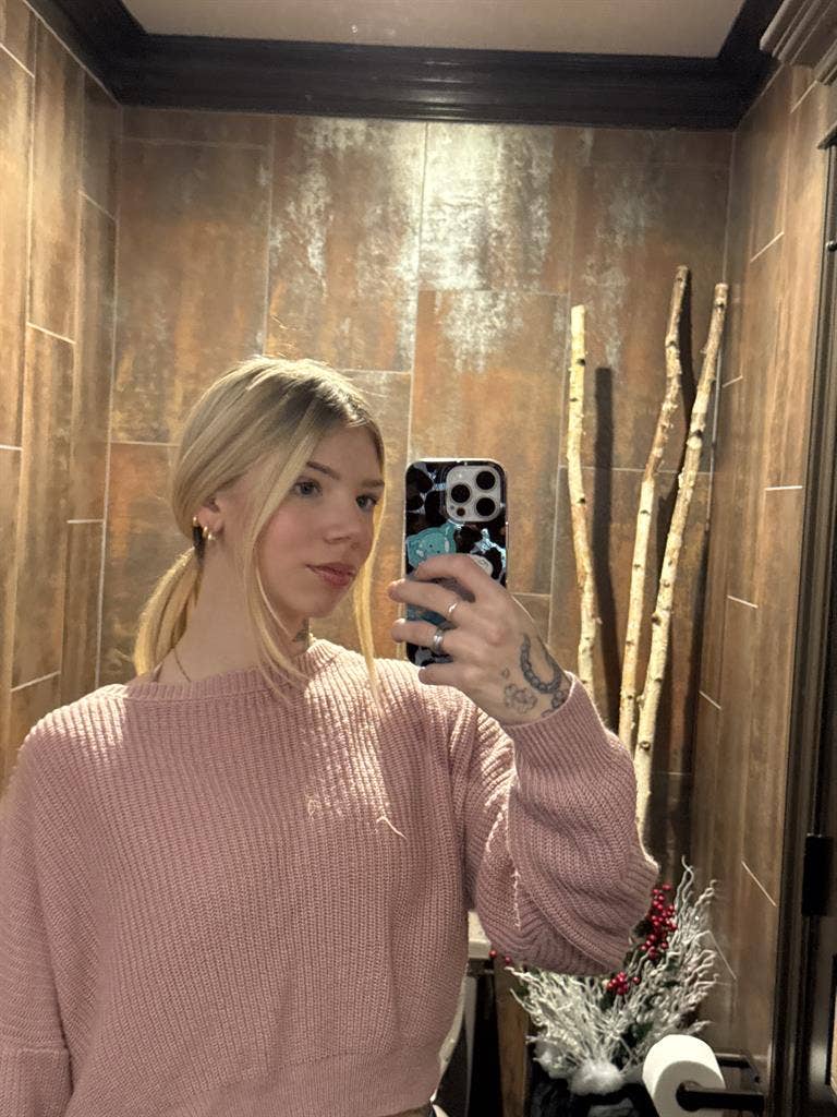 Looking for a female roomate!