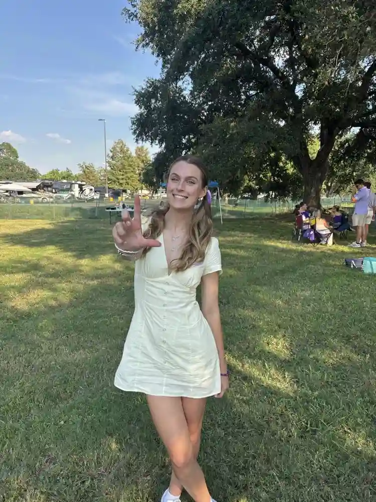 Looking for a roommate to stay with