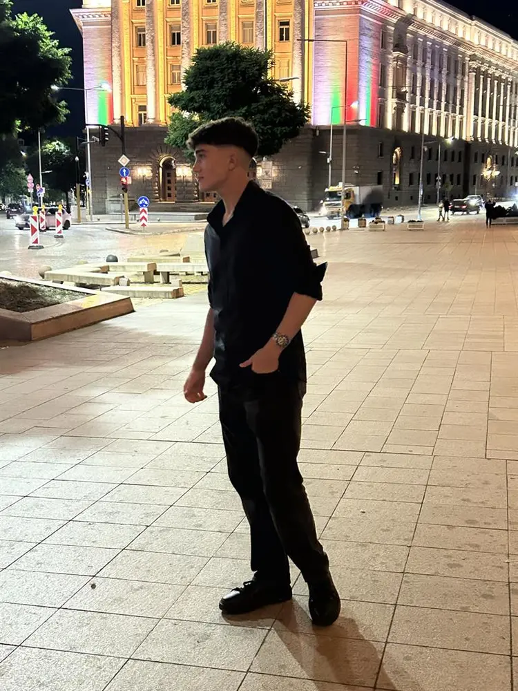 Shared room wanted (long-term)