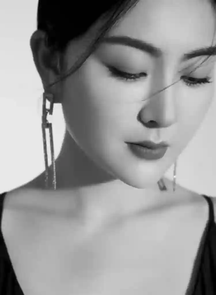 I’m a single girl I am Grace