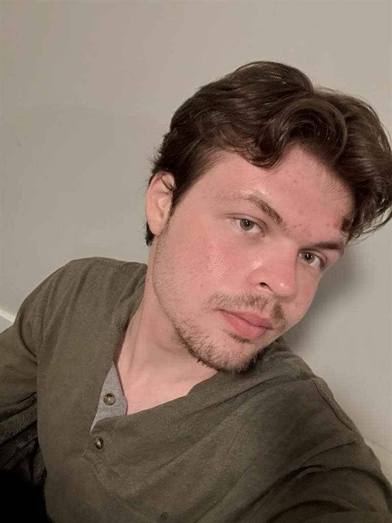 24, he/him, move in date: July 20th