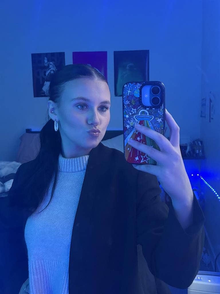 ISO ROOMMATE MOVING JAN 8