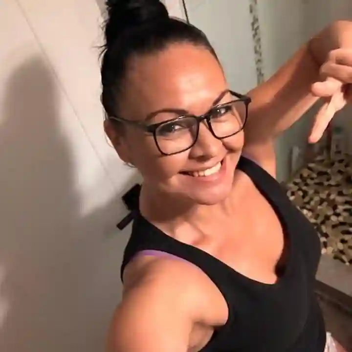 PRIVATE BED NEEDED A ROOMMATE