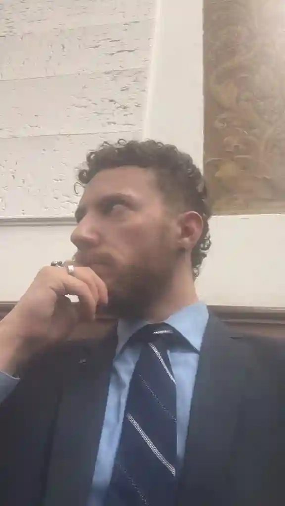 Chill guy () seeking room/ppl!