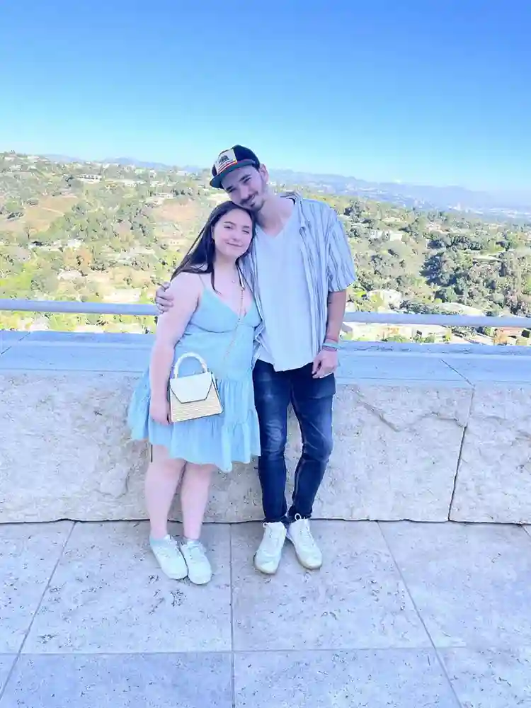 Couple looking for ROOM