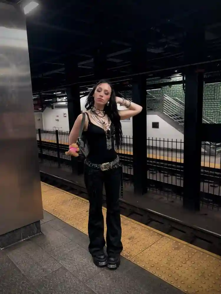 Looking for a month lease